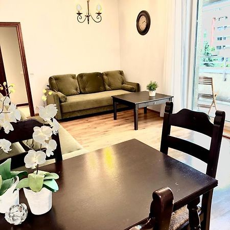 Apartament Przy Rynku Poznan Luaran gambar