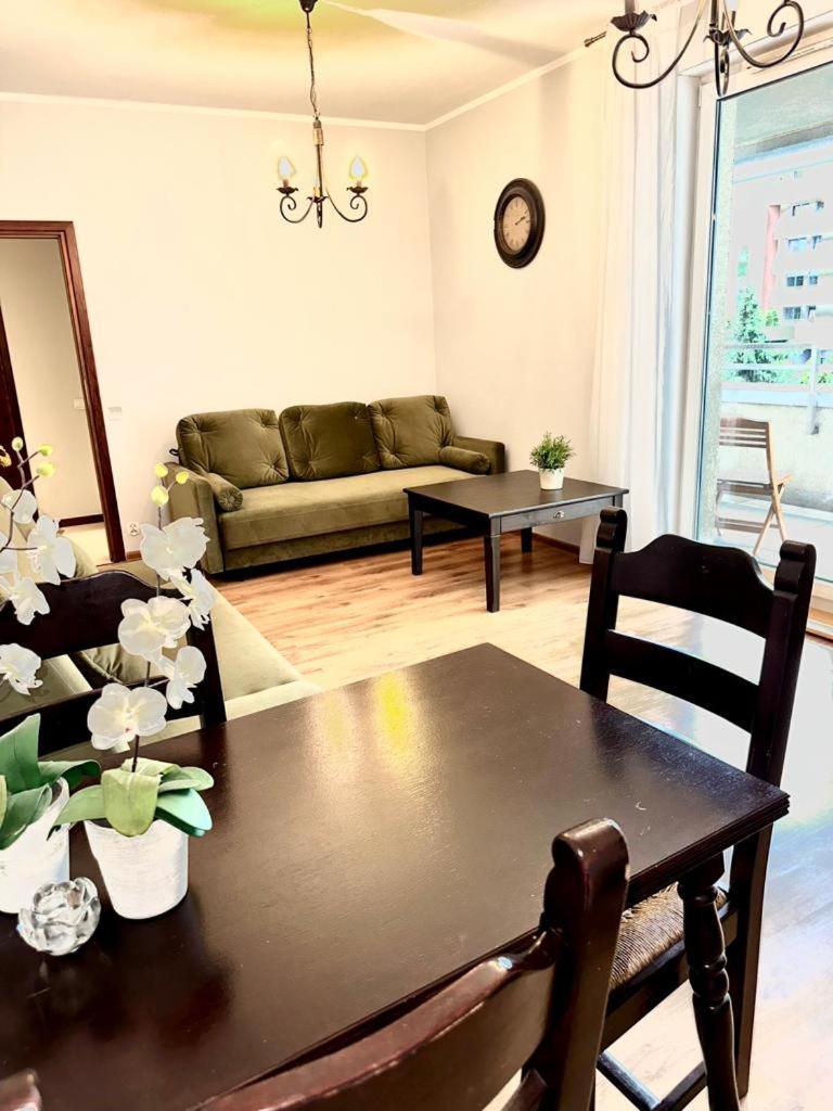 Apartament Przy Rynku Poznan Luaran gambar